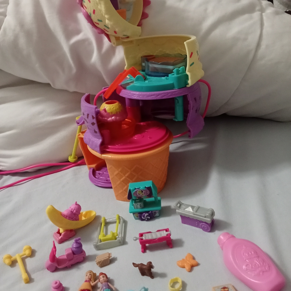 Polly Pocket Ice Cream Shop Playset with Accessories